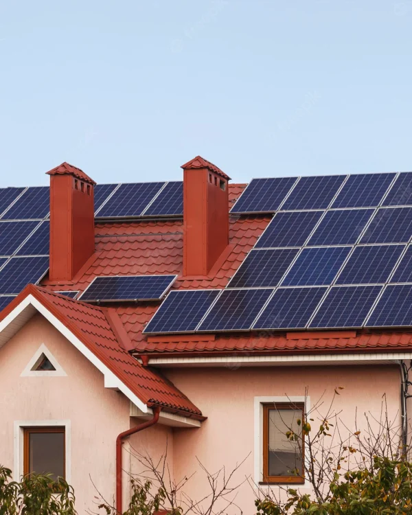 residential-solar-panel-best-solar-panel-system-installation-company-in-lahore-600x750